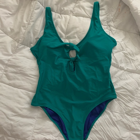 Old navy one piece - Picture 2 of 4